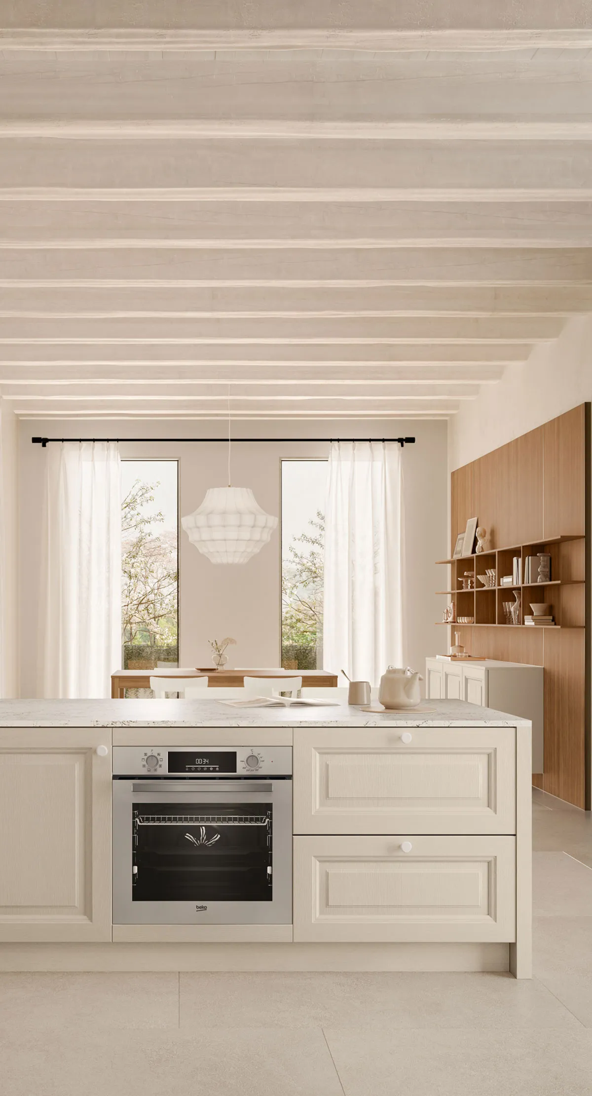 Isola Pavese con ante bugnate e forno integrato sotto un soffitto a travi